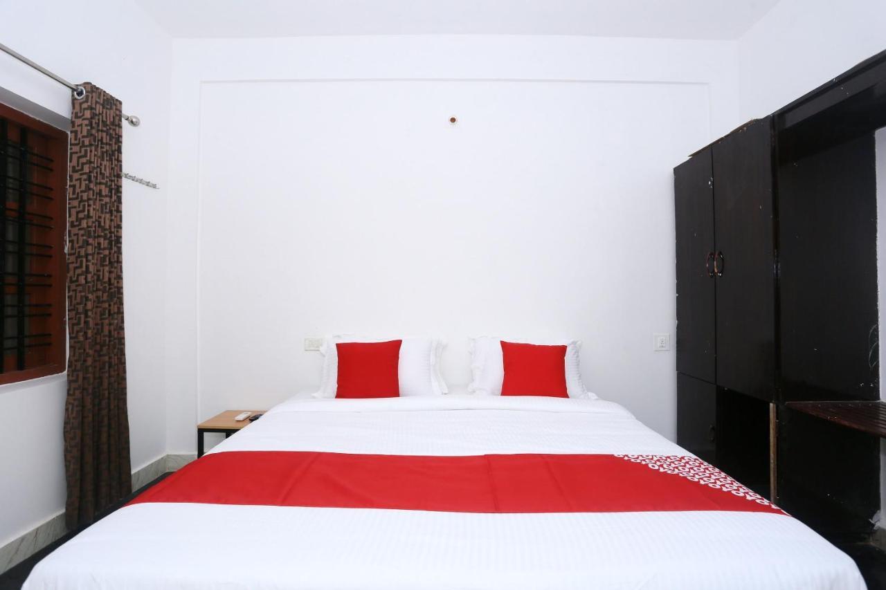 Oyo Flagship Kaveri Tourist Home Guruvāyūr 外观 照片