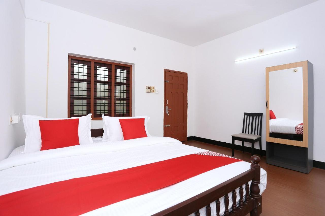Oyo Flagship Kaveri Tourist Home Guruvāyūr 外观 照片