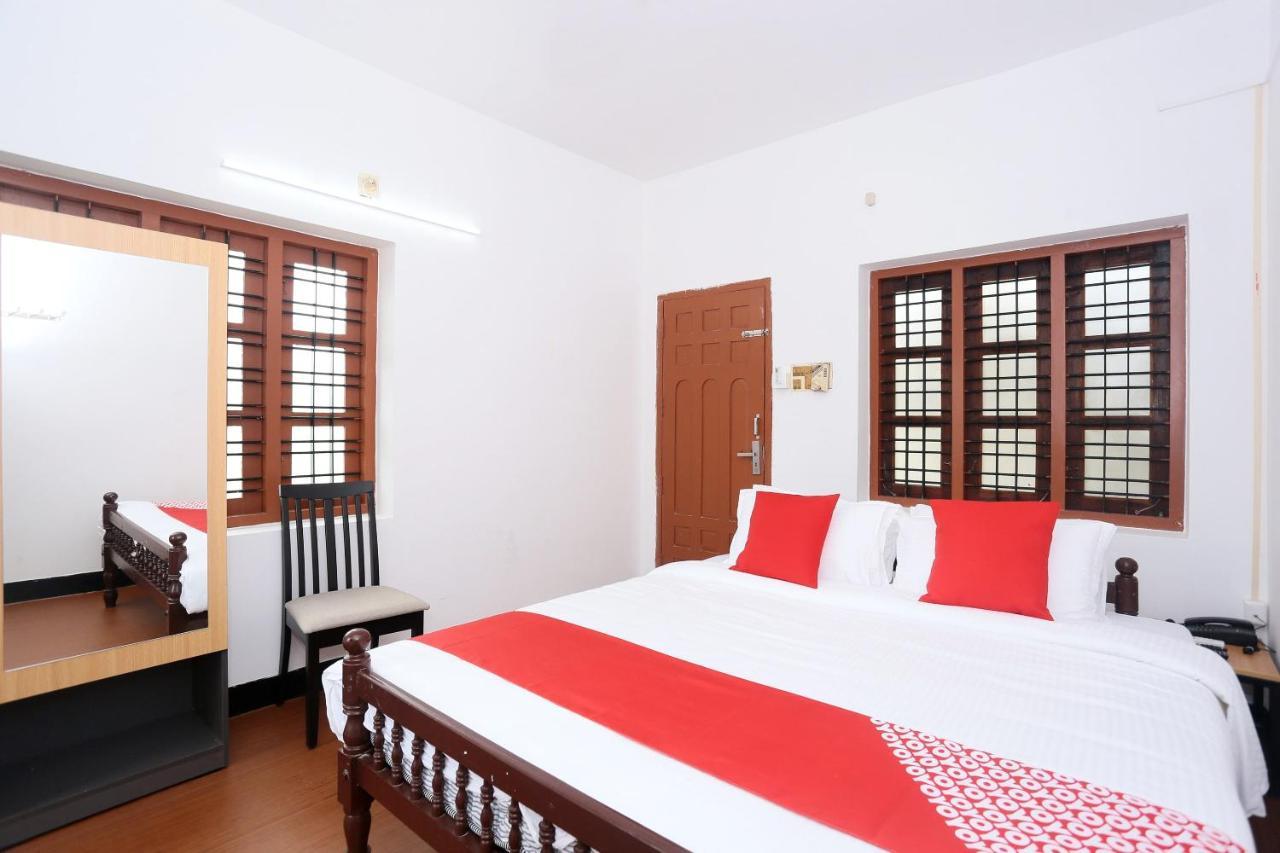 Oyo Flagship Kaveri Tourist Home Guruvāyūr 外观 照片