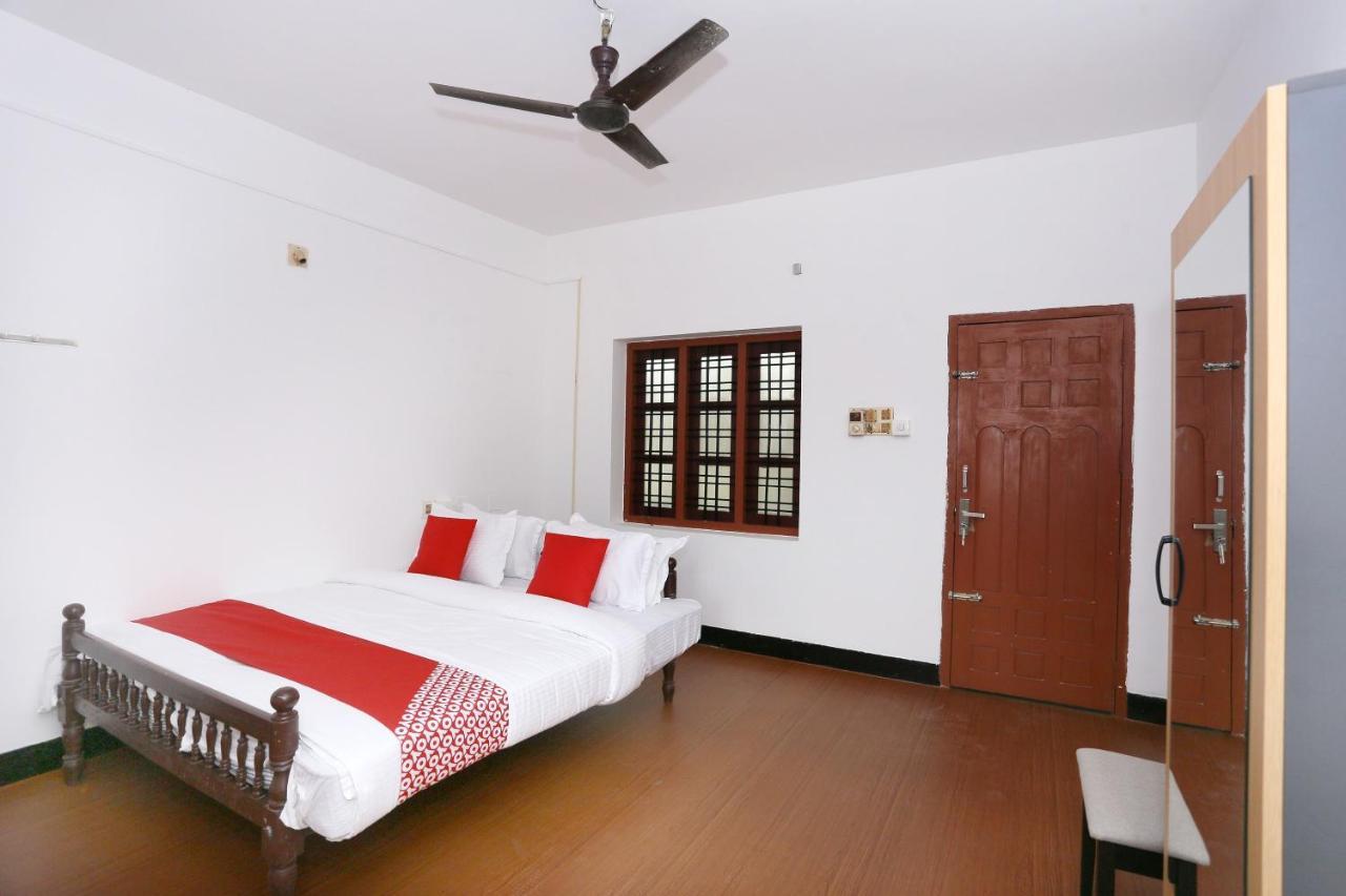 Oyo Flagship Kaveri Tourist Home Guruvāyūr 外观 照片