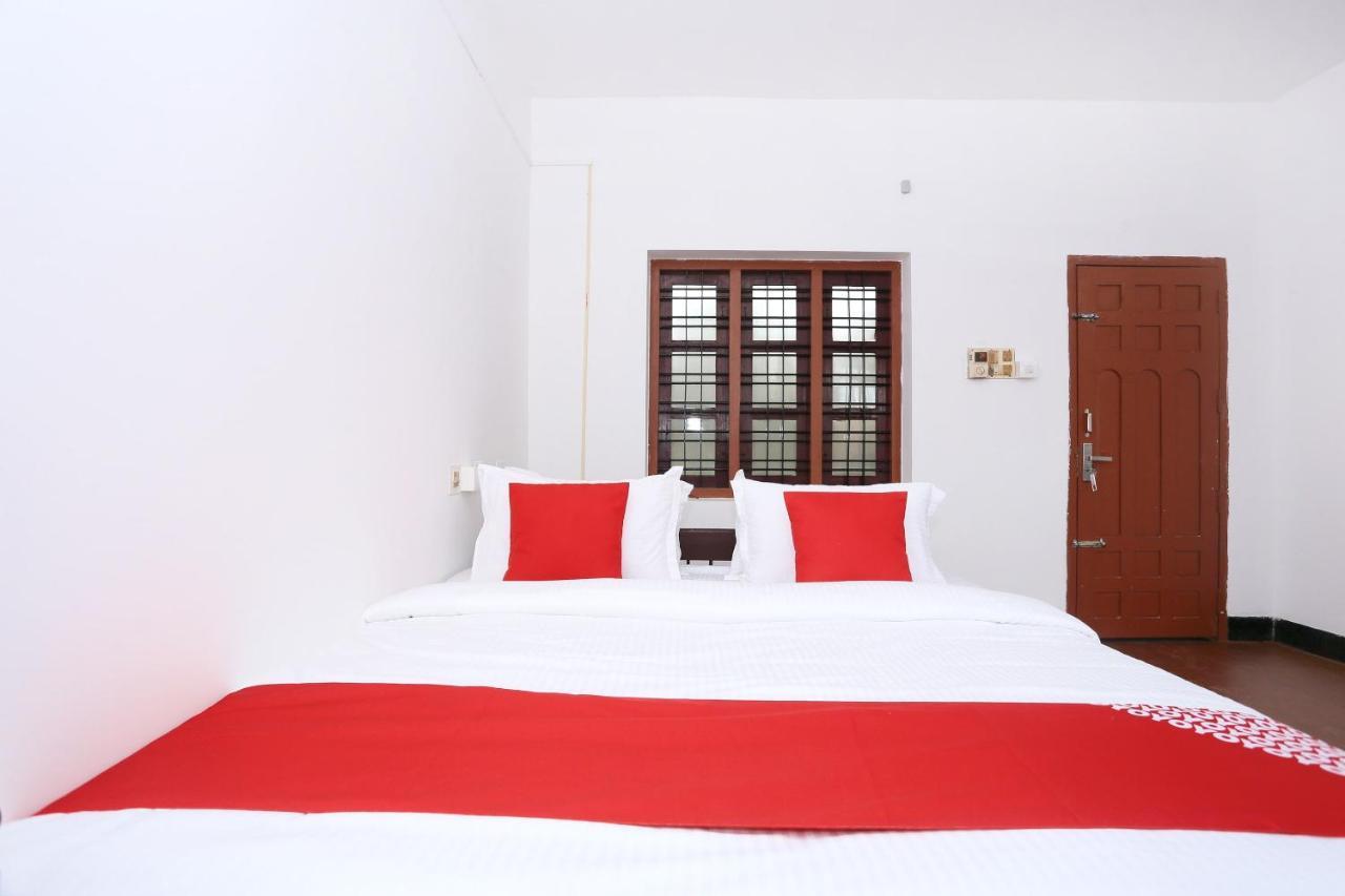 Oyo Flagship Kaveri Tourist Home Guruvāyūr 外观 照片