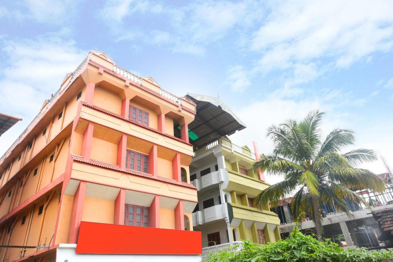Oyo Flagship Kaveri Tourist Home Guruvāyūr 外观 照片